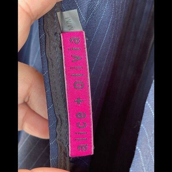 Alice + Olivia Navy blue Halter Romper SIZE MEDIUM - Picture 5 of 5